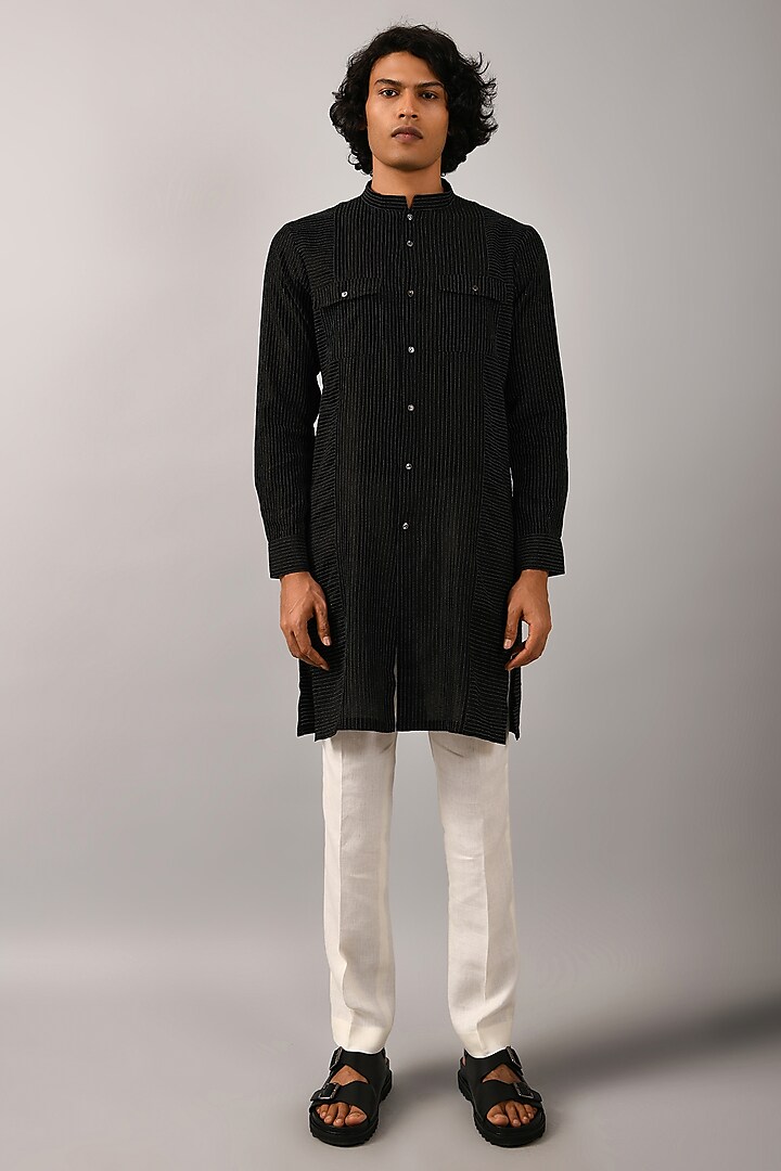 Black Kurta With Open Front by Countrymade