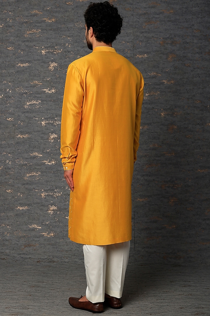 Mustard Cotton Silk Chevron Printed Kurta Set by Countrymade at Pernia's Pop Up Shop