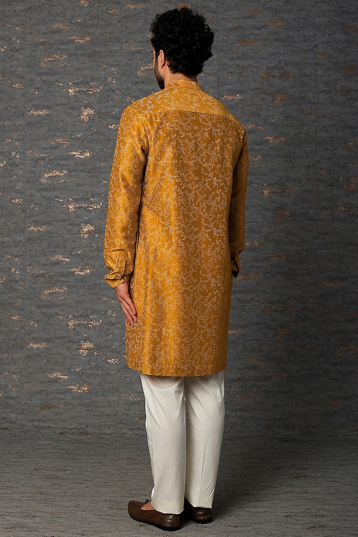 Yellow Chanderi Silk Embroidered Kurta Set by Countrymade at Pernia's Pop Up Shop
