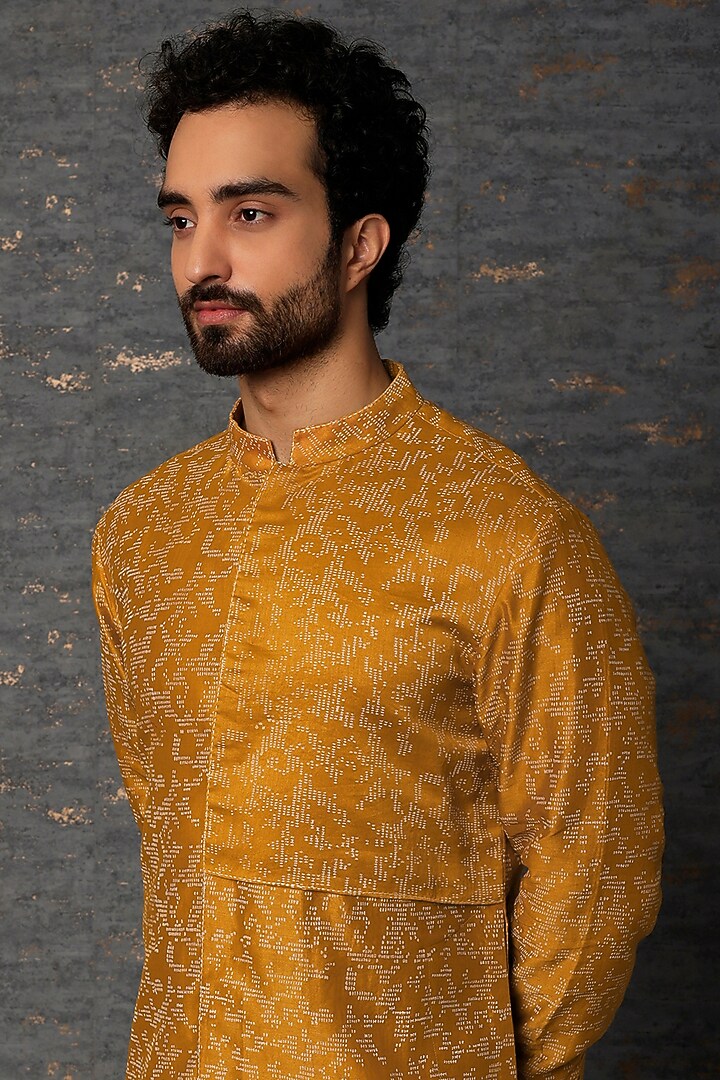 Yellow Chanderi Silk Embroidered Kurta Set by Countrymade at Pernia's Pop Up Shop