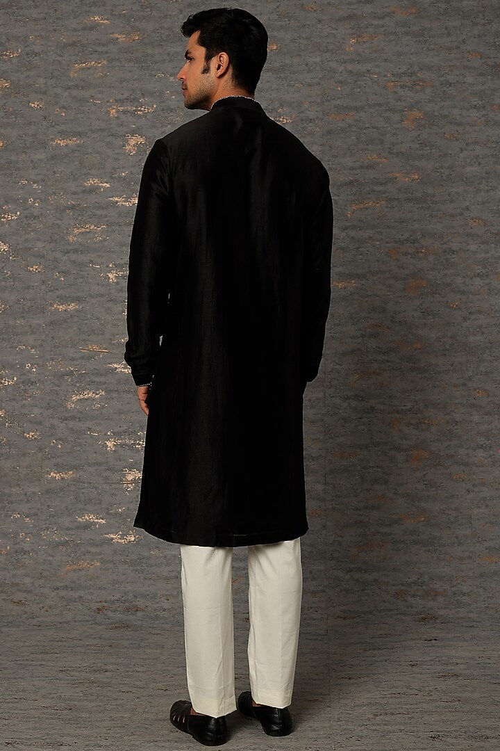 Black Chanderi Embroidered Kurta Set by Countrymade at Pernia's Pop Up Shop