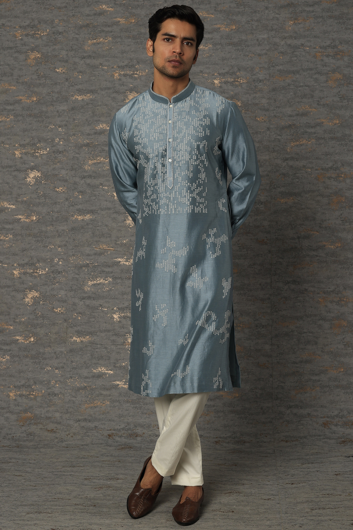 Blue Embroidered Kurta Set by Countrymade