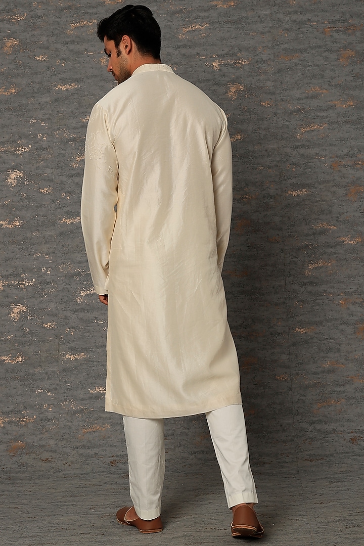 White Chanderi Embroidered Kurta Set by Countrymade at Pernia's Pop Up Shop