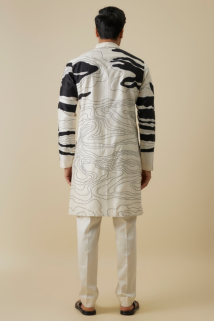 Black & Ivory Chanderi Kurta Set by Countrymade at Pernia's Pop Up Shop