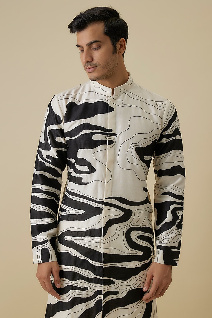 Black & Ivory Chanderi Kurta Set by Countrymade at Pernia's Pop Up Shop