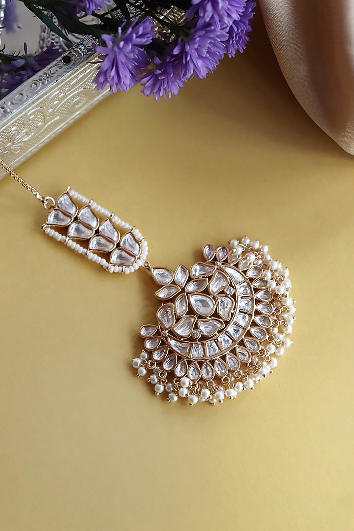 Gold Finish Kundan Polki & Semi Precious Stones Mangtikka by Curio Cottage at Pernia's Pop Up Shop