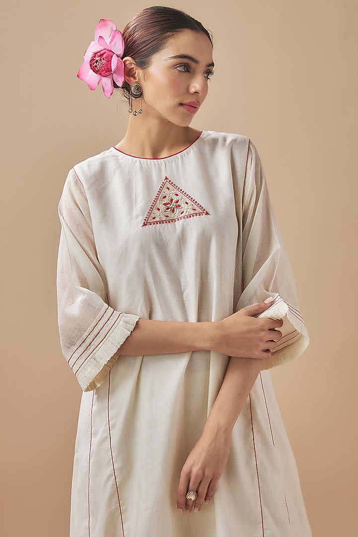 Ivory Chanderi Silk Resham Work Kurta Set by Cupid Cotton at Pernia's Pop Up Shop