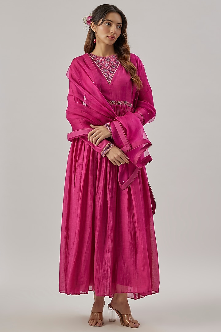 Pink Chanderi Silk Floral Motif Embroidered Kurta Set by Cupid Cotton at Pernia's Pop Up Shop