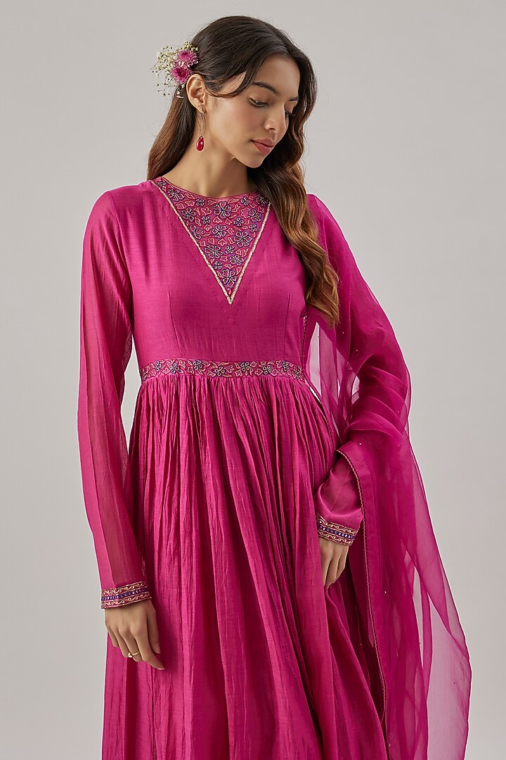 Pink Chanderi Silk Floral Motif Embroidered Kurta Set by Cupid Cotton at Pernia's Pop Up Shop