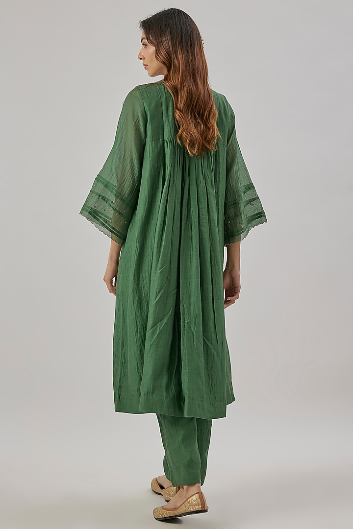 Green Chanderi Silk Aari Embroidered Kurta Set by Cupid Cotton at Pernia's Pop Up Shop