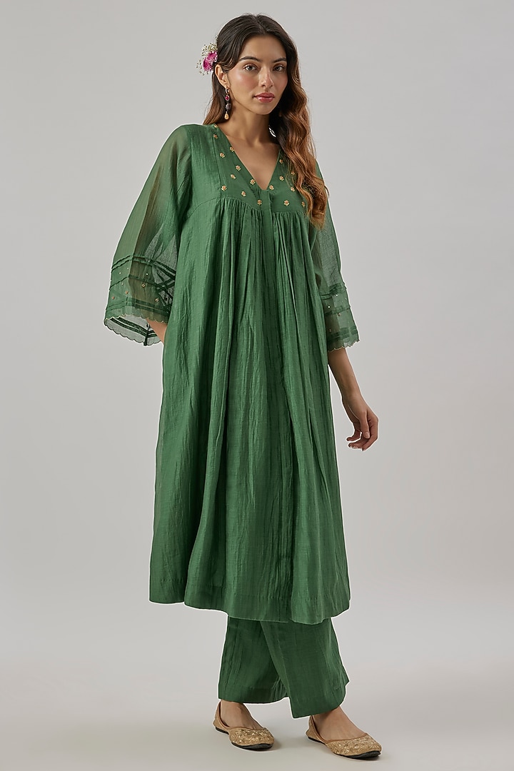 Green Chanderi Silk Aari Embroidered Kurta Set by Cupid Cotton at Pernia's Pop Up Shop