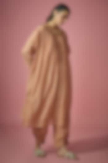 Rust Mul Chanderi Resham & Poth Embroidered Kurta Set by Cupid Cotton at Pernia's Pop Up Shop