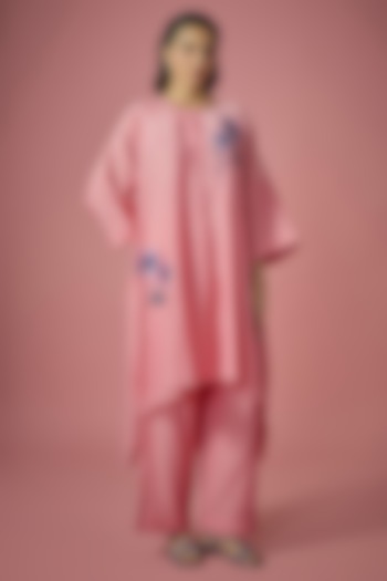 Pink Mul Chanderi Thread & Pearl Embroidered Kurta Set by Cupid Cotton at Pernia's Pop Up Shop