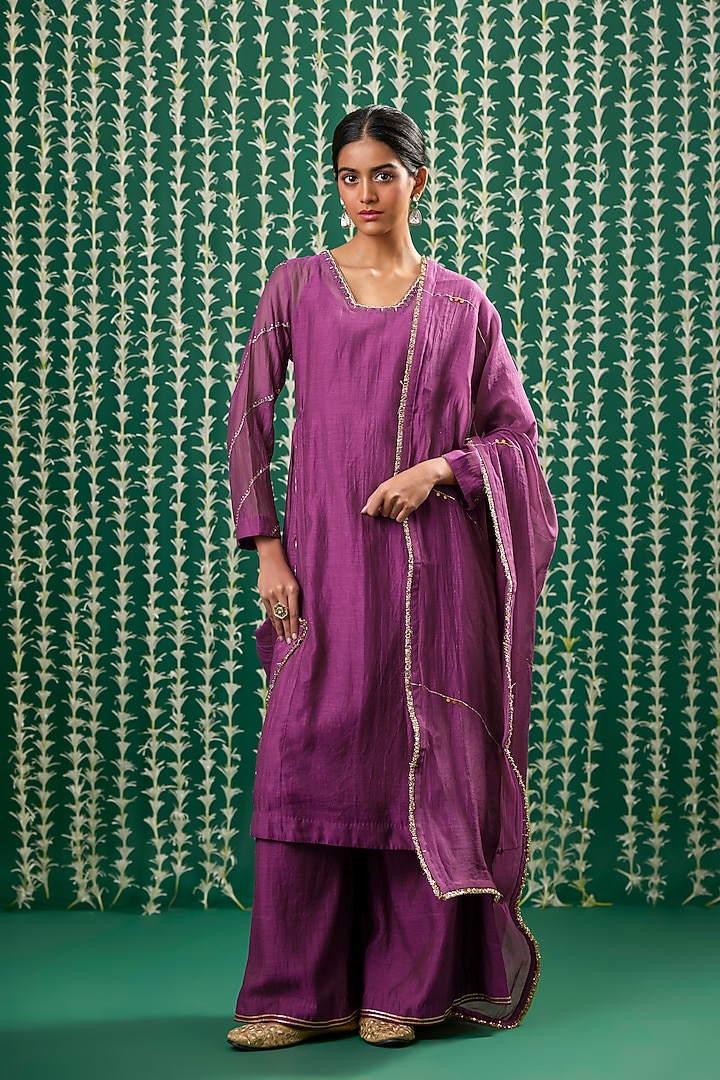 Wine Chanderi Silk Aari Embroidered Kurta Set by Cupid Cotton at Pernia's Pop Up Shop