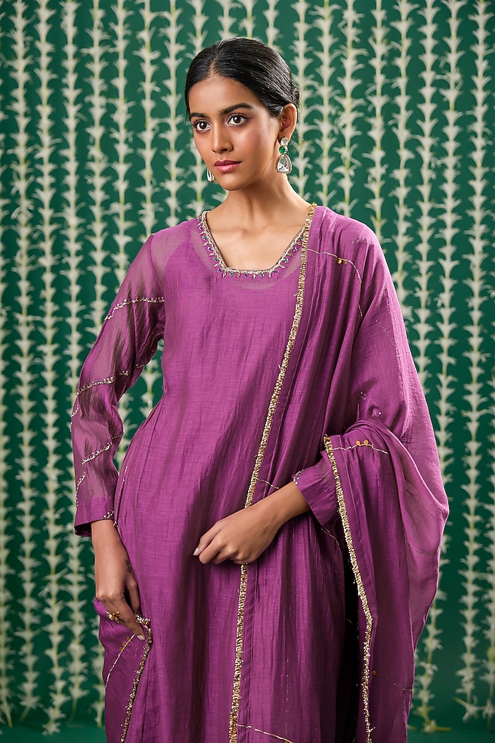 Wine Chanderi Silk Aari Embroidered Kurta Set by Cupid Cotton at Pernia's Pop Up Shop