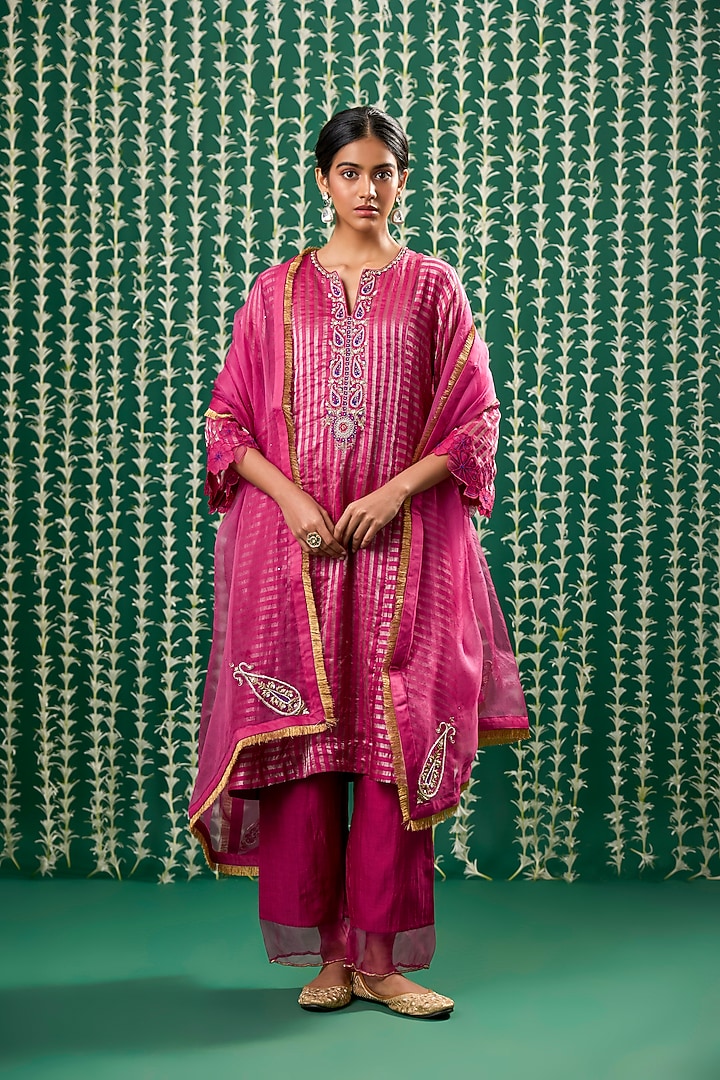 Magenta Tissue Aari Embroidered Kurta Set by Cupid Cotton at Pernia's Pop Up Shop