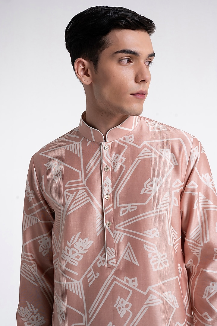 Onion Pink Chanderi Geometric Printed & Thread Embroidered Kurta Set by Dhruv Vaish at Pernia's Pop Up Shop