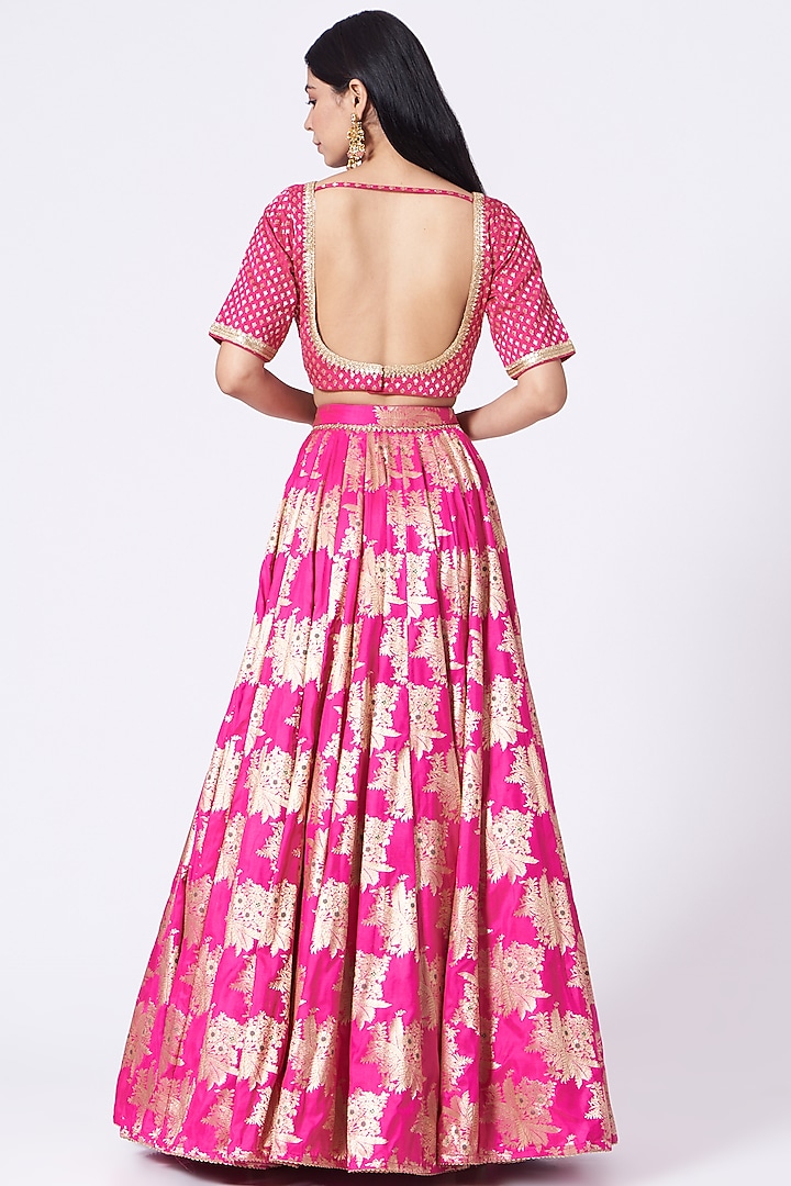Fuchsia Banarasi Silk Wedding Lehenga Set by Dabka Dori at Pernia's Pop Up Shop