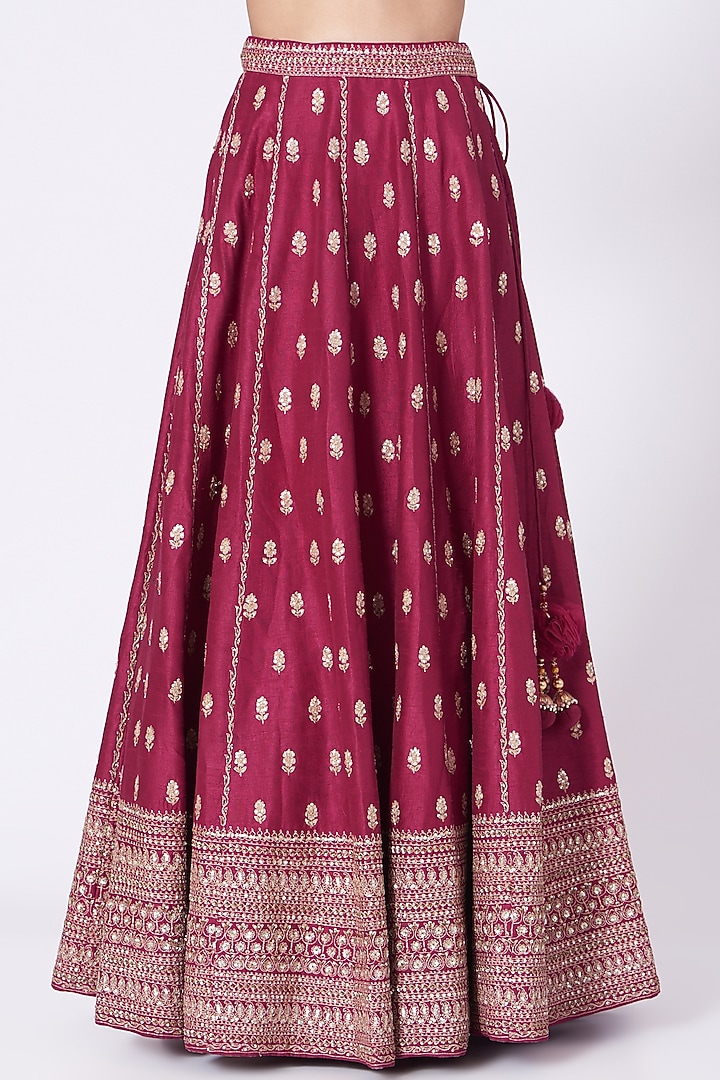 Maroon Embroidered Wedding Lehenga Set by Dabka Dori at Pernia's Pop Up Shop