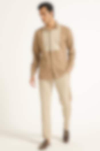 Beige & Khaki Suiting Pant Set by Dash and Dot Men