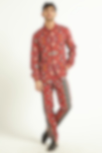 Burnt Red Printed Straight Pants by Dash and Dot Men