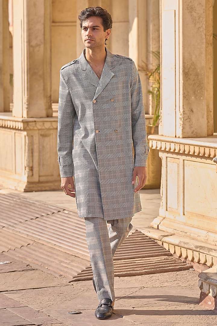 Grey Polyester & Suiting Checkered Long Trench Party Wear Shirt by Dash and Dot Men at Pernia's Pop Up Shop