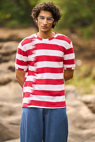 Red & White Textured Cotton Striped Printed T-Shirt by Dash and Dot Men