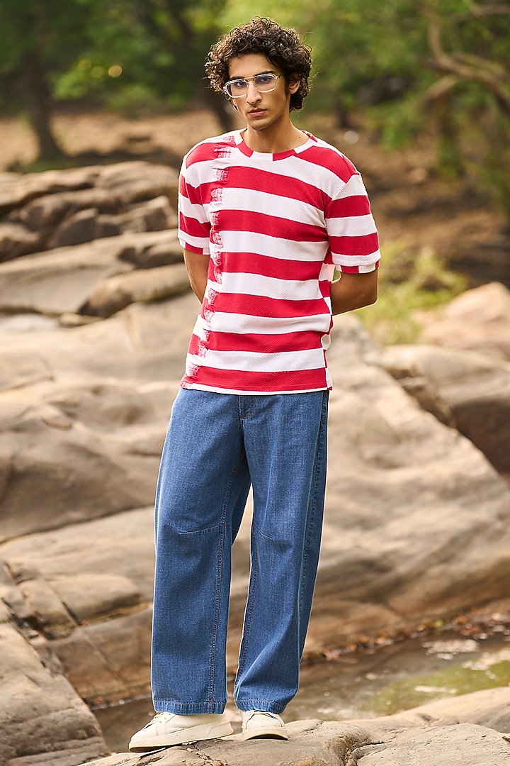 Red & White Textured Cotton Striped Printed T-Shirt by Dash and Dot Men at Pernia's Pop Up Shop
