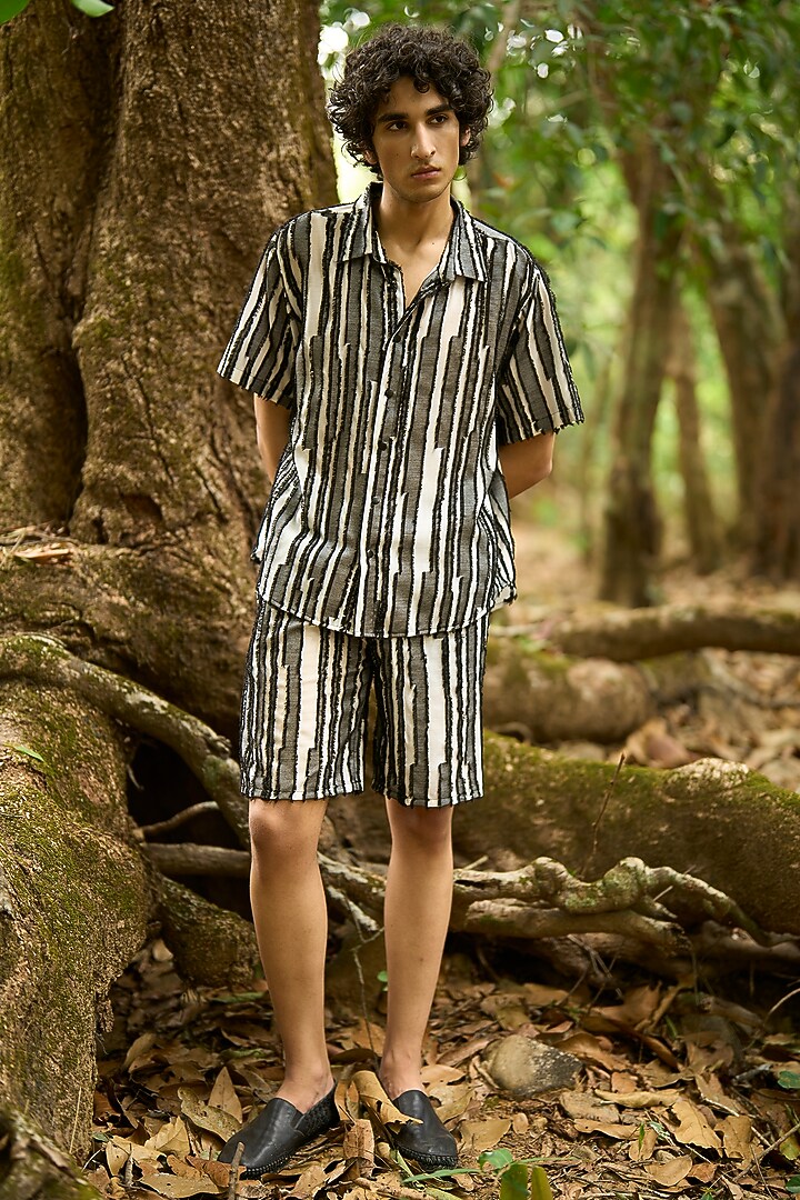 Multi-Colored Textured Jacquard Striped Printed Party Wear Shirt by Dash and Dot Men at Pernia's Pop Up Shop