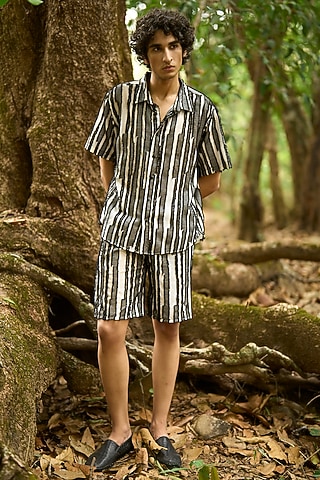 Multi-Colored Textured Jacquard Striped Printed Co-Ord Set by Dash and Dot Men