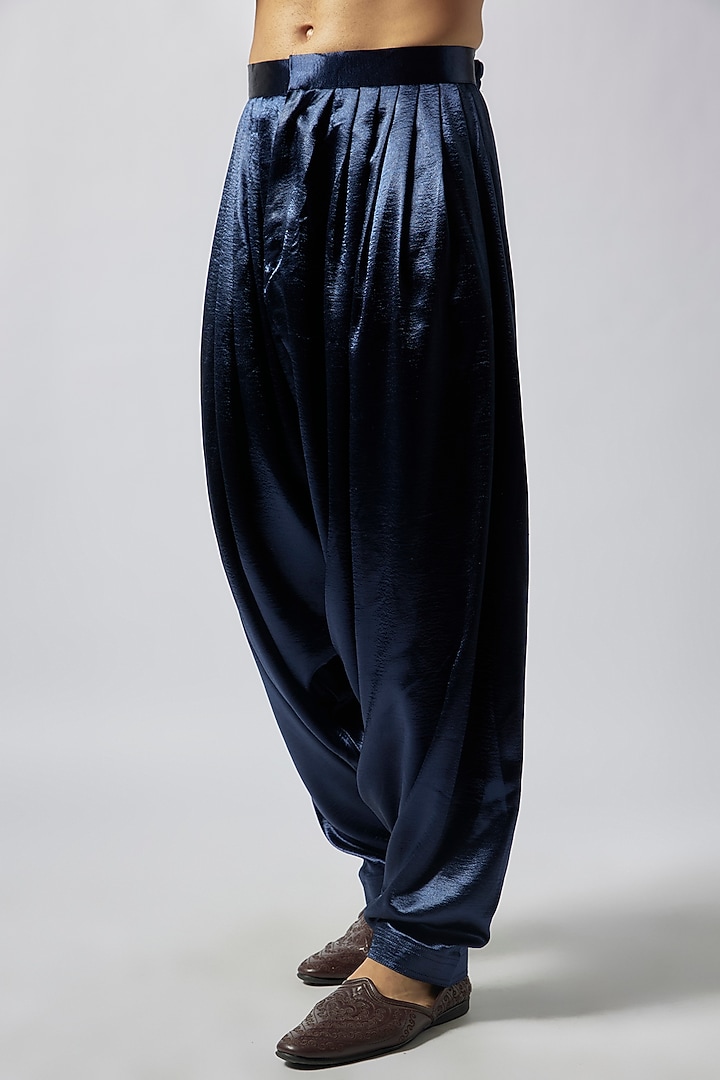 Midnight Blue Georgette Floral Printed Kurta Set by Dapper & Dare at Pernia's Pop Up Shop