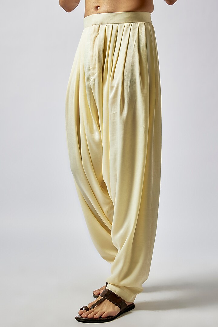 Yellow Georgette Lucknowi Mirror Embroidered Kurta Set by Dapper & Dare at Pernia's Pop Up Shop