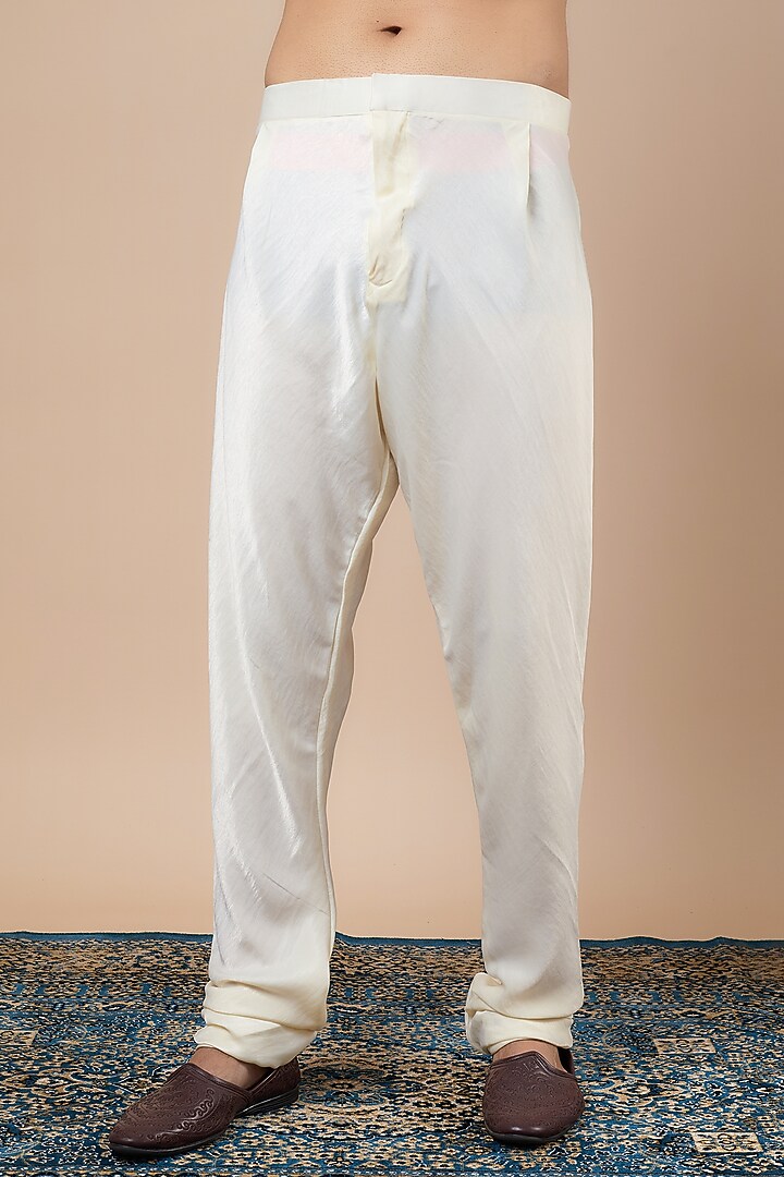 Cream Georgette Cutdana Embroidered Kurta Set by Dapper & Dare at Pernia's Pop Up Shop