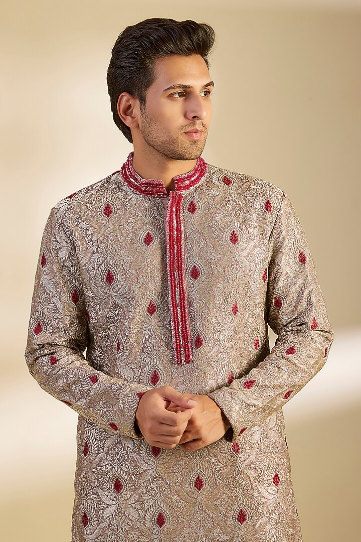 Mauve Crepe Abstract Printed & Embroidered Kurta Set by Dapper & Dare at Pernia's Pop Up Shop