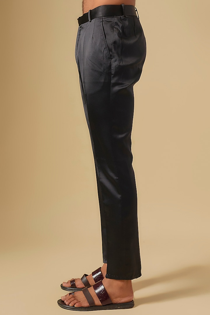 Metallic Grey & Black Organza Floral Printed Kurta Set by Dapper & Dare at Pernia's Pop Up Shop