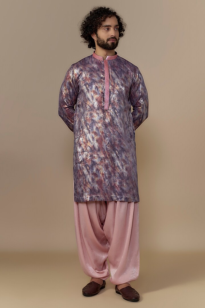 Pink Sandwash Abstract Printed Kurta Set by Dapper & Dare at Pernia's Pop Up Shop