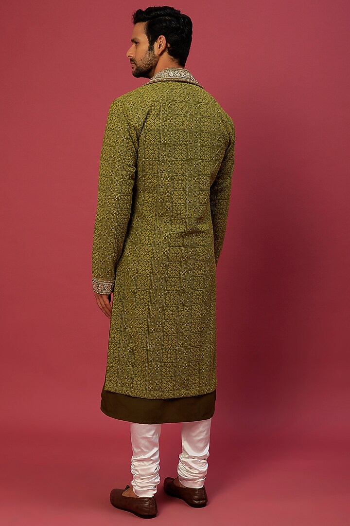 Mehendi Green Chikankari Kurta Set by Dapper & Dare at Pernia's Pop Up Shop