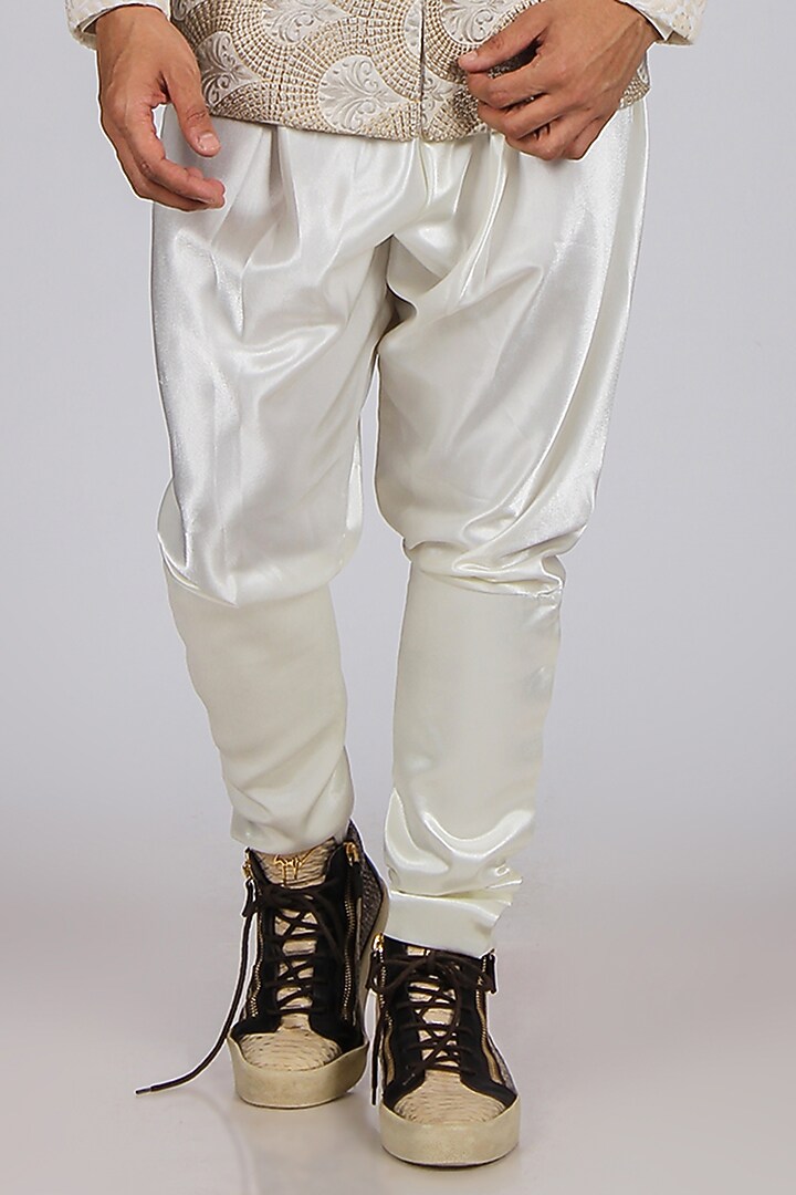 Cream & Gold Embellished Indo Western Set by Dapper & Dare at Pernia's Pop Up Shop