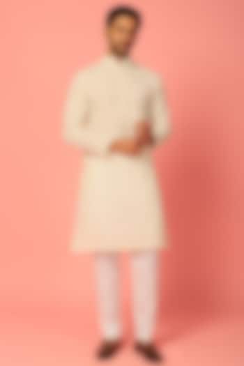 White Embroidered Kurta Set by Darzi House at Pernia's Pop Up Shop