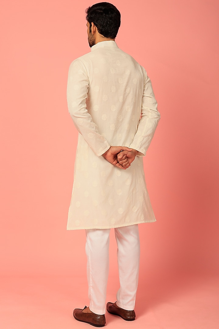 White Embroidered Kurta Set by Darzi House at Pernia's Pop Up Shop