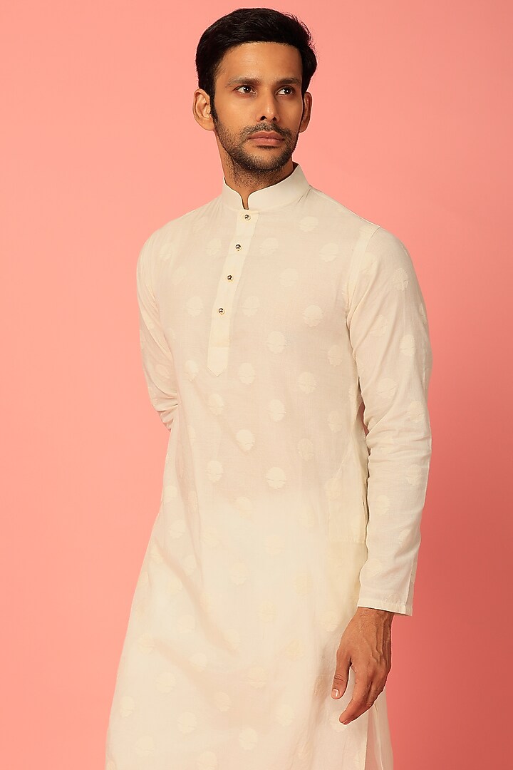 White Embroidered Kurta Set by Darzi House at Pernia's Pop Up Shop
