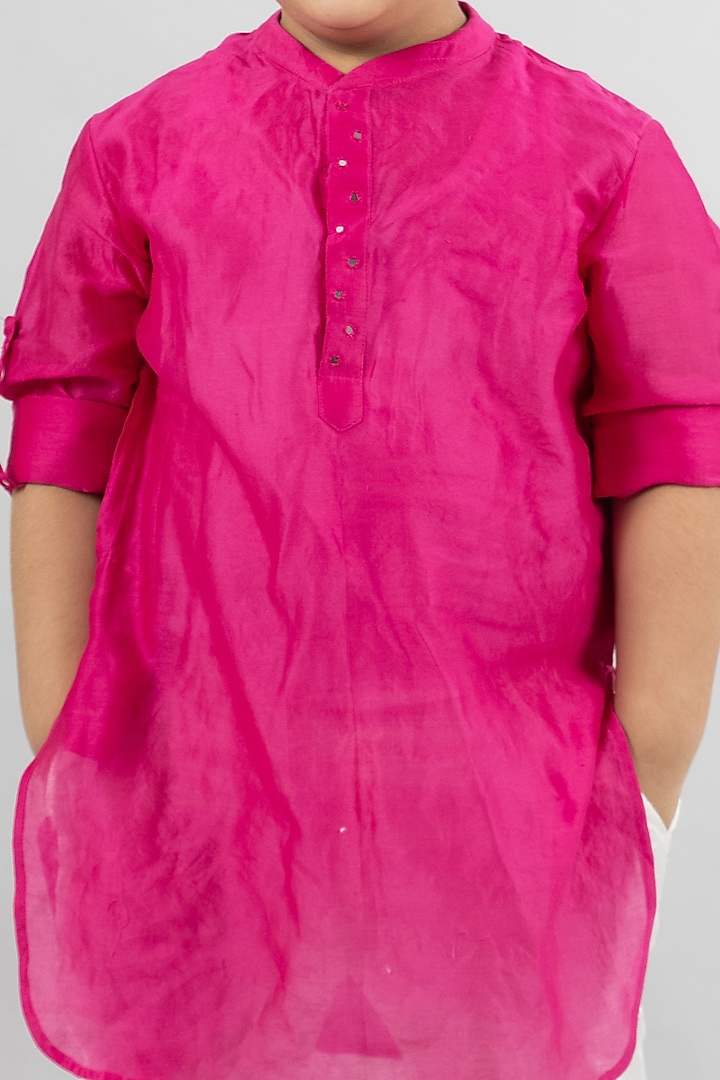 Magenta Hand Embroidered Kurta For Boys by Darleen Kids Couture at Pernia's Pop Up Shop