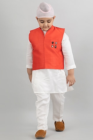 White Tussar Satin Kurta Set With Bundi Jacket For Boys by Darleen Kids Couture