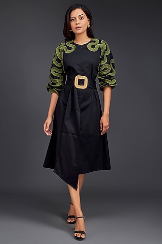 Black Cotton Gathered Midi Dress With Belt by Deepika Arora