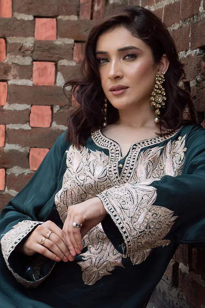 Stardust Green Silk Embroidered Phiran Set by Dareaab by Sonia k Mahajan at Pernia's Pop Up Shop