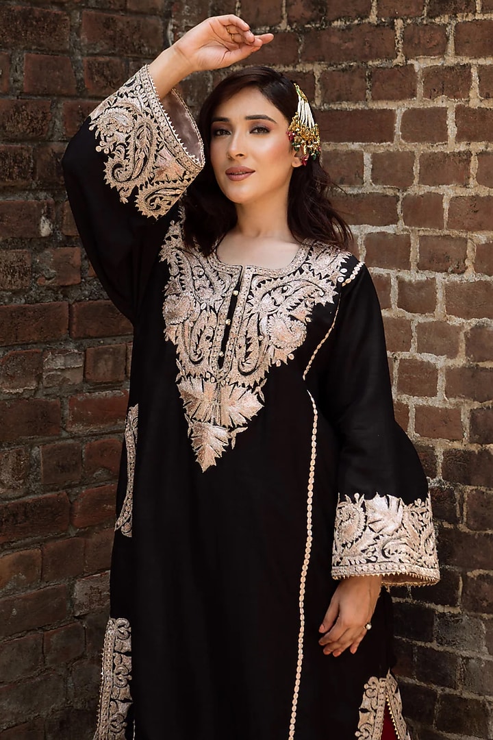 Midnight Black Silk Embroidered Phiran Set by Dareaab by Sonia k Mahajan at Pernia's Pop Up Shop