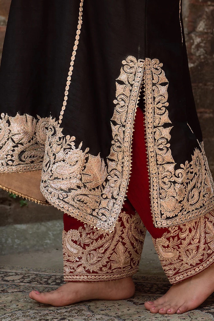 Midnight Black Silk Embroidered Phiran Set by Dareaab by Sonia k Mahajan at Pernia's Pop Up Shop