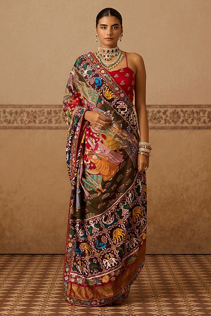 Red Silk Hand Embroidered Bridal Saree Set by Dareaab by Sonia k Mahajan at Pernia's Pop Up Shop
