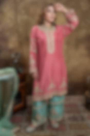 Peach Dola Silk Dori Work Kurta Set by Dareaab by Sonia k Mahajan at Pernia's Pop Up Shop