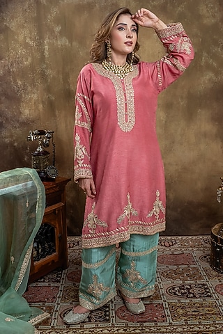 Peach Dola Silk Dori Work Kurta Set by Dareaab by Sonia k Mahajan